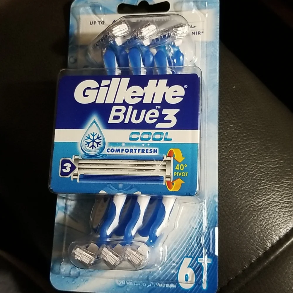 Gillette Razor Bundle. - Picture 6 of 7